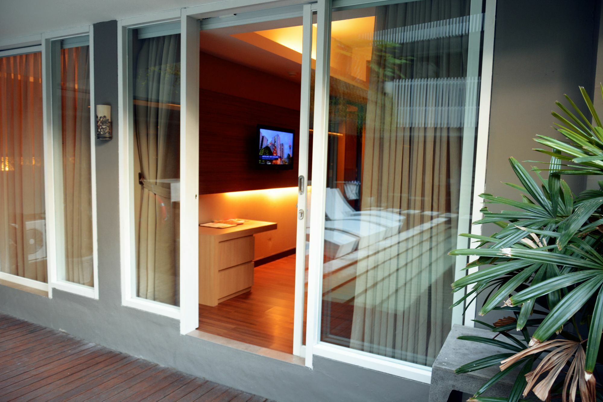 Ramada By Wyndham Bali Sunset Road Kuta Hotell Seminyak Exteriör bild